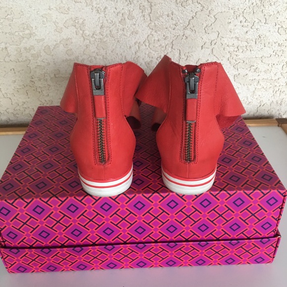 Ellen Fisher extremely comfortable orange / red shoes - Picture 3 of 6